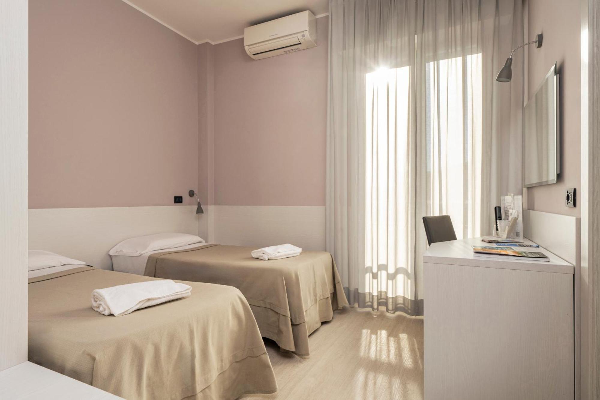 Hotel Mondial Porto Recanati Extérieur photo