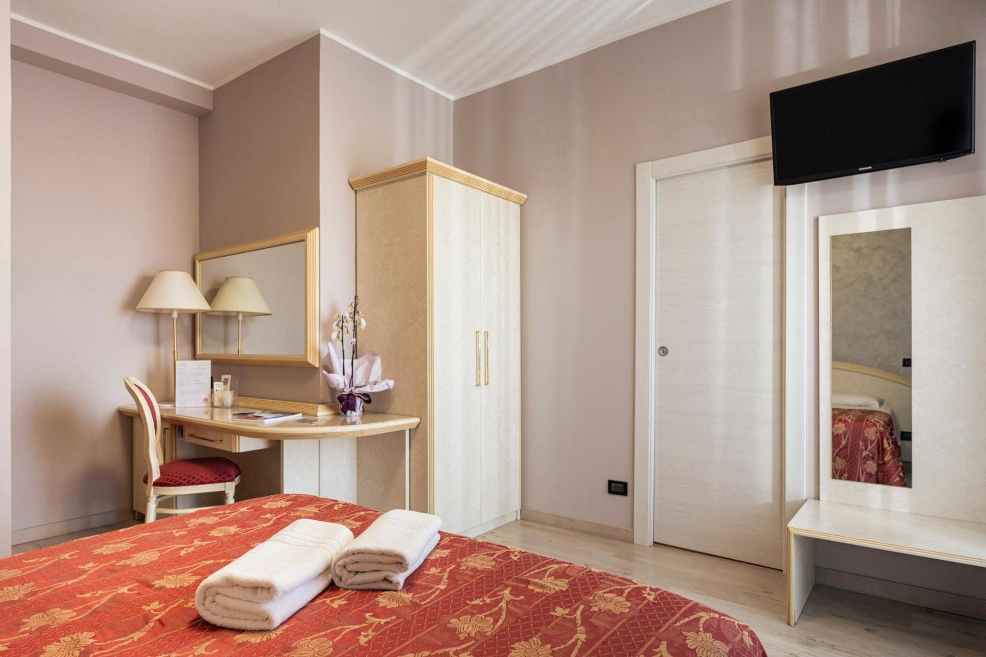 Hotel Mondial Porto Recanati Extérieur photo