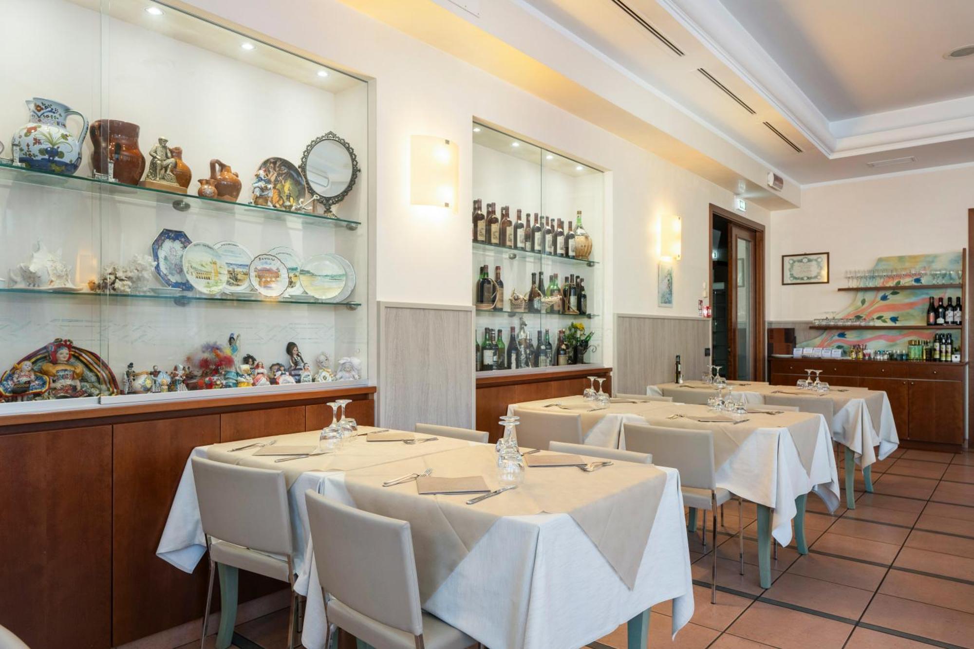 Hotel Mondial Porto Recanati Extérieur photo
