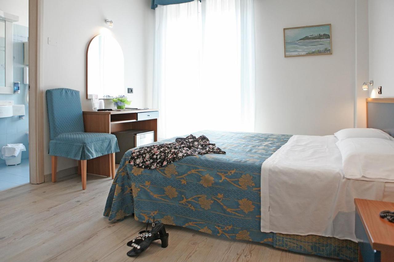 Hotel Mondial Porto Recanati Extérieur photo